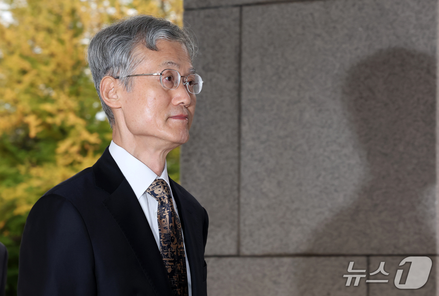 (서울=뉴스1) 박세연 기자 = 조희대 대법원장이 16일 오전 서울 서초구 대법원으로 출근하고 있다. 2026.10.16/뉴스1