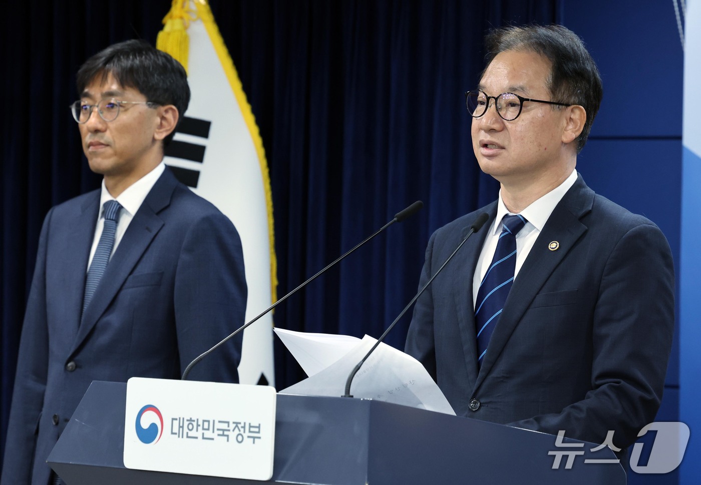 (서울=뉴스1) 이종덕 기자 = 김영수 국무조정실 국무1차장이 16일 서울 종로구 정부서울청사에서 정부합동 산림사업 추진실태 점검 결과 및 개선방안을 발표하고 있다.  2026.1 …