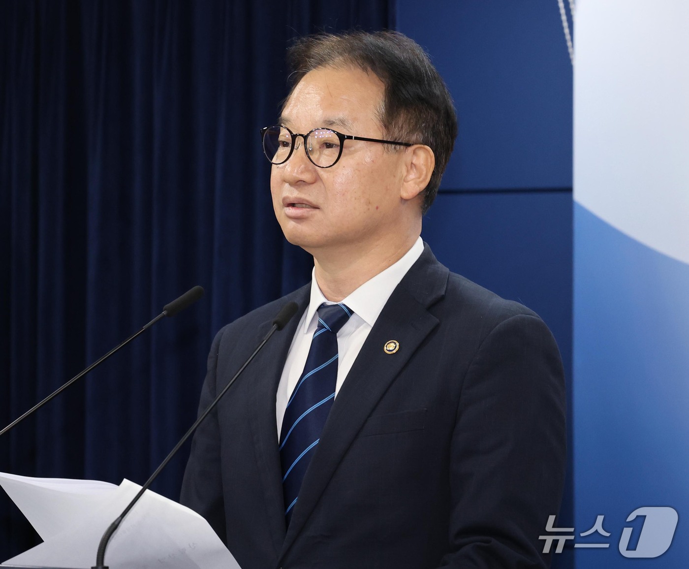 (서울=뉴스1) 이종덕 기자 = 김영수 국무조정실 국무1차장이 16일 서울 종로구 정부서울청사에서 정부합동 산림사업 추진실태 점검 결과 및 개선방안을 발표하고 있다.  2026.1 …