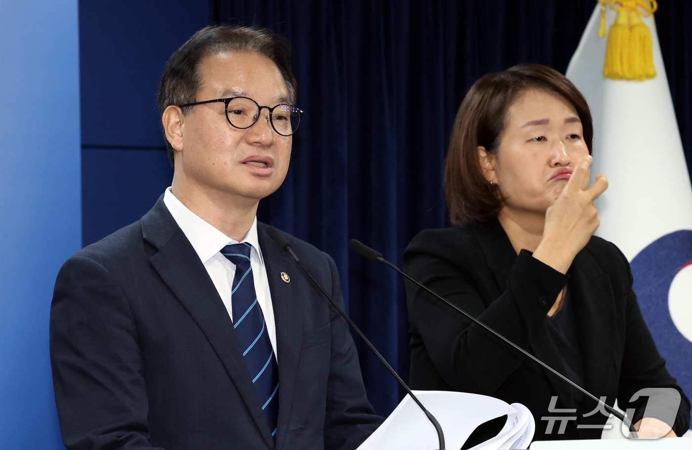 (서울=뉴스1) 이종덕 기자 = 김영수 국무조정실 국무1차장이 16일 서울 종로구 정부서울청사에서 정부합동 산림사업 추진실태 점검 결과 및 개선방안을 발표하고 있다.  2026.1 …