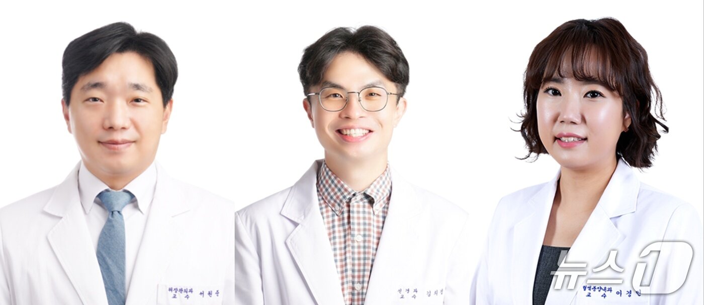 본문 이미지 - 연구에 참여 중인 서원준 고려대 구로병원 위장관외과 교수팀. 서 교수(왼쪽부터), 김치경 신경과 교수, 이경민 혈액종양내과 교수.(고려대 구로병원 제공)