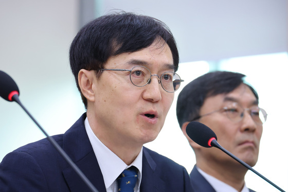김용민 "대법관은 월 수백만원 격려금…법원 직원은 밥값도 모자라" [영상]