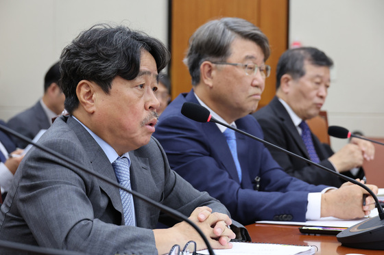 [국감] 최저임금 현안 답변하는 권순원 위원장