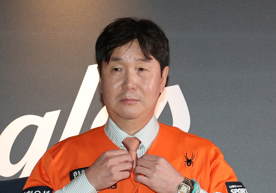 한화이글스 유니폼 입는 류지현 감독
