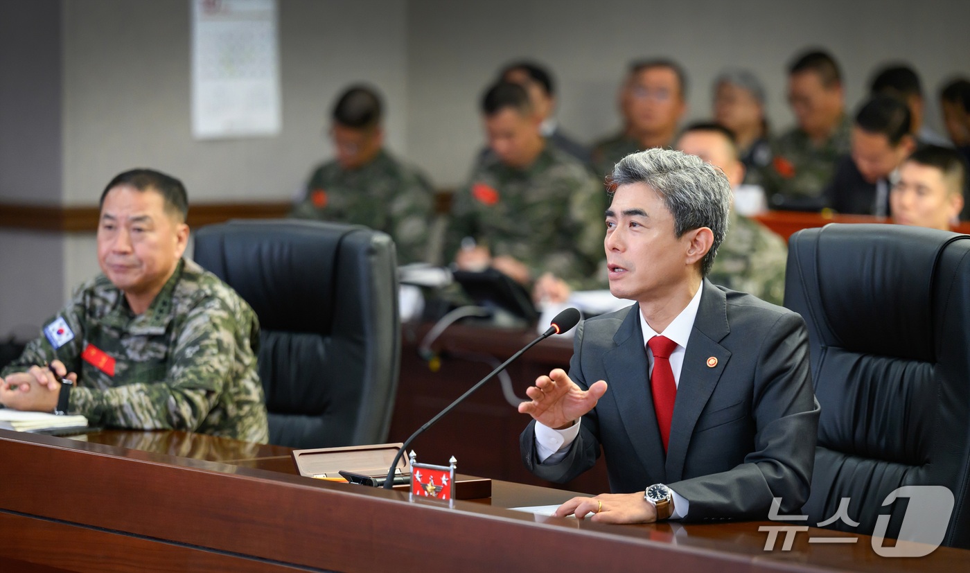 (서울=뉴스1) = 강신철 국방부 장관이 16일 오전 해병대사령부·서북도서방위사령부를 방문해 작전대비태세를 점검하고 있다. (국방부 제공. 재판매 및 DB 금지) 2026.10.1 …