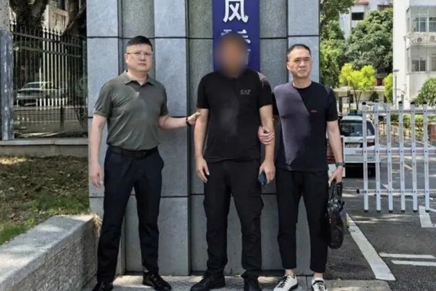 쌍둥이 형 죽자 신분 훔쳐 19년 도피…형의 옛 연인 한마디에 '덜미'