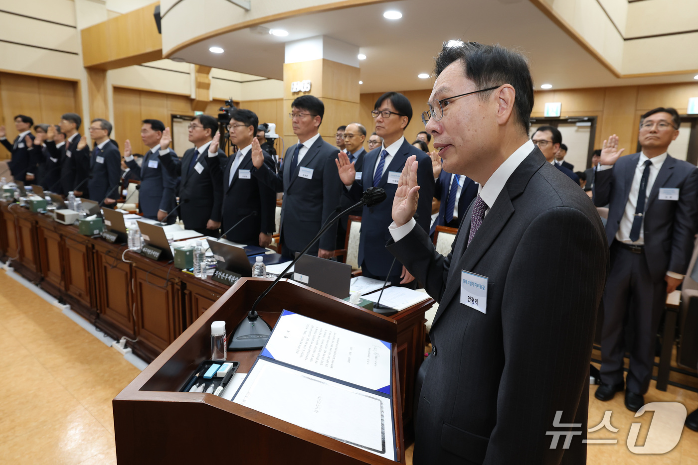 (대구=뉴스1) 공정식 기자 = 안형익 동북지방데이터청장이 16일 대구 중구 한국은행 대구경북본부에서 열린 국회 재정경제기획위원회의 동북·동남지방데이터청, 부산·대구지방국세청, 부 …
