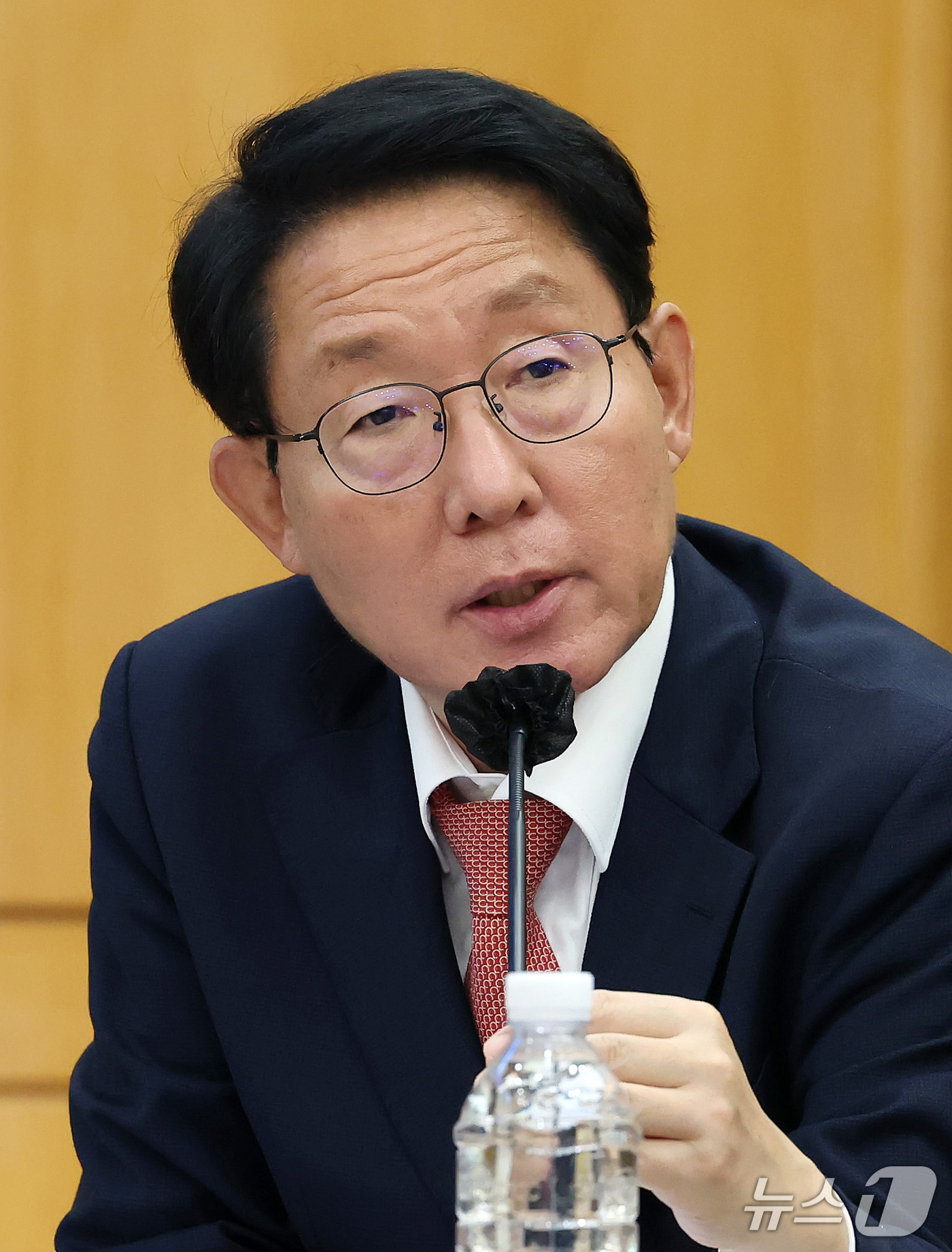 (대구=뉴스1) 공정식 기자 = 김상훈 국민의힘(대구 서구) 의원이 16일 대구 중구 한국은행 대구경북본부에서 열린 국회 재정경제기획위원회의 동북·동남지방데이터청, 부산·대구지방국 …