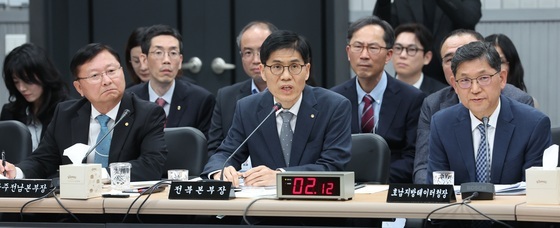 [국감] 답변하는 김경욱 한국은행 전북본부장