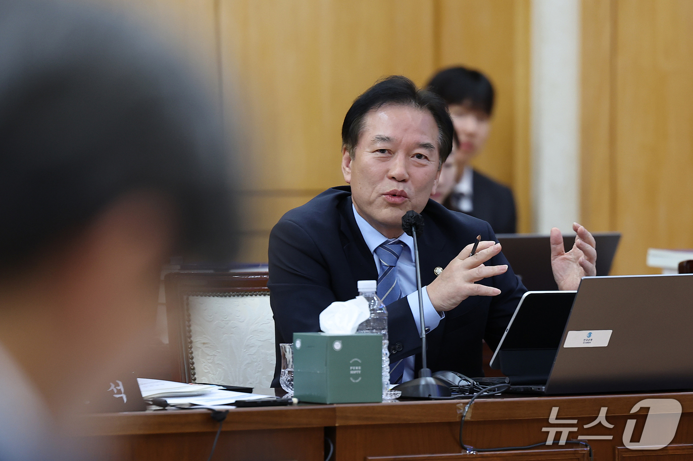 (대구=뉴스1) 공정식 기자 = 정태호 더불어민주당(서울 관악구을) 의원이 16일 대구 중구 한국은행 대구경북본부에서 열린 국회 재정경제기획위원회의 동북·동남지방데이터청, 부산·대 …