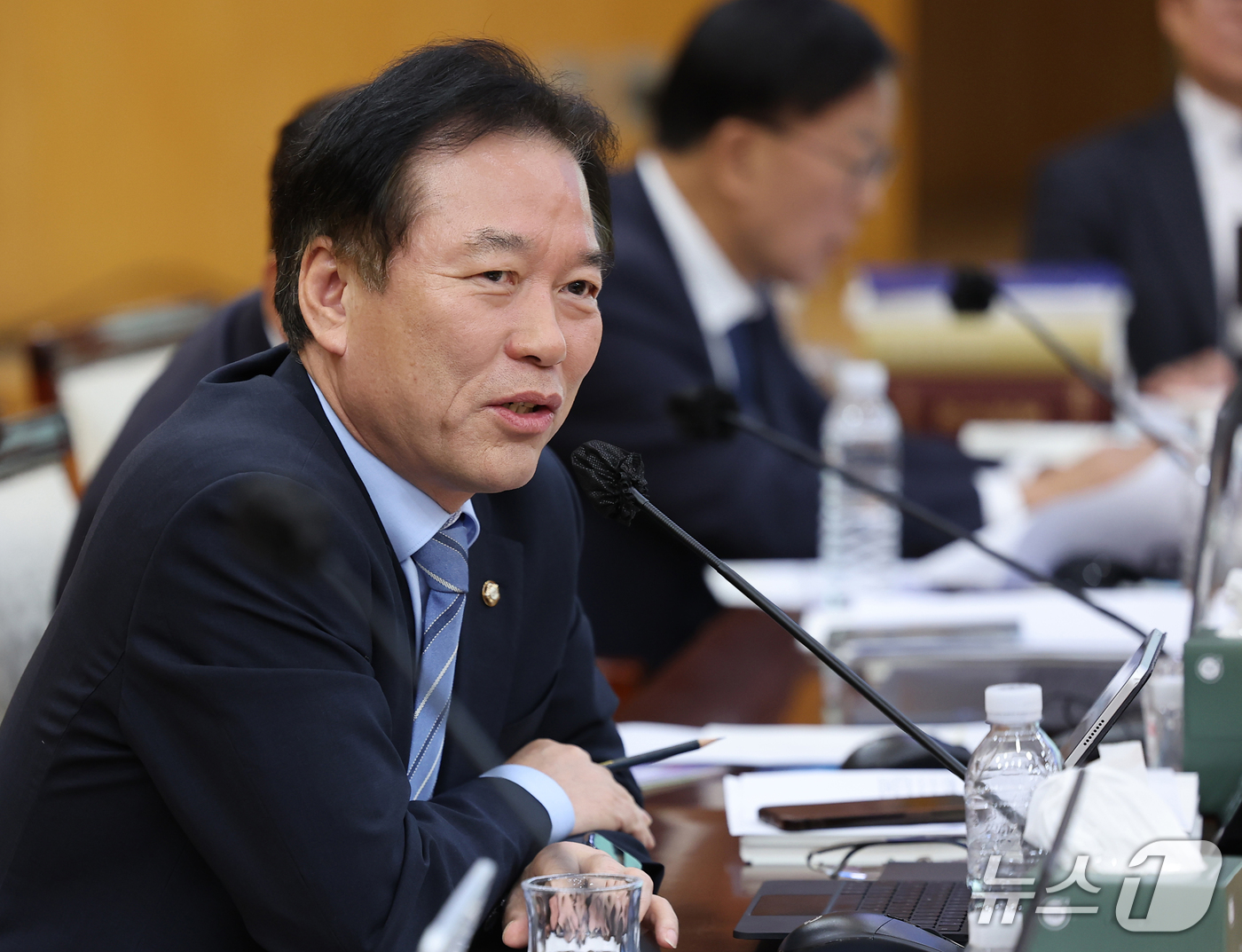(대구=뉴스1) 공정식 기자 = 정태호 더불어민주당(서울 관악구을) 의원이 16일 대구 중구 한국은행 대구경북본부에서 열린 국회 재정경제기획위원회의 동북·동남지방데이터청, 부산·대 …