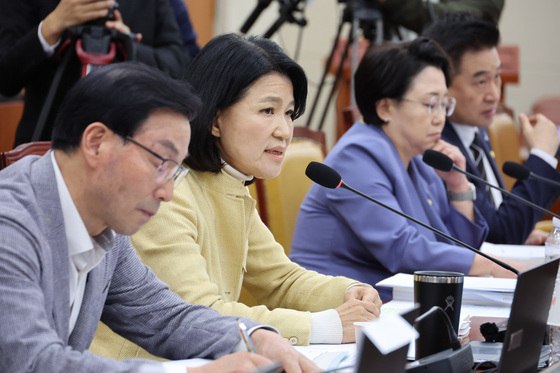 [국감] 의사진행 발언하는 이진숙 의원