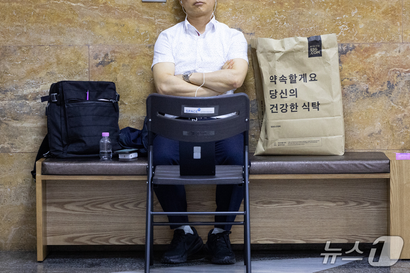 (서울=뉴스1) 유승관 기자 = 16일 서울 여의도 국회에서 국정감사 피감기관 직원이 업무를 보고 있다. 2026.10.16/뉴스1