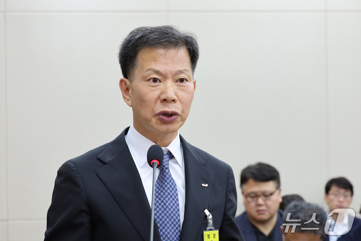 (서울=뉴스1) 신웅수 기자 = 엄정환 한국방송광고진흥공사 사장 직무대행이 16일 서울 여의도 국회에서 열린 과학기술정보방송통신위원회의 한국방송공사 등에 대한 국정감사에서 업무보고 …