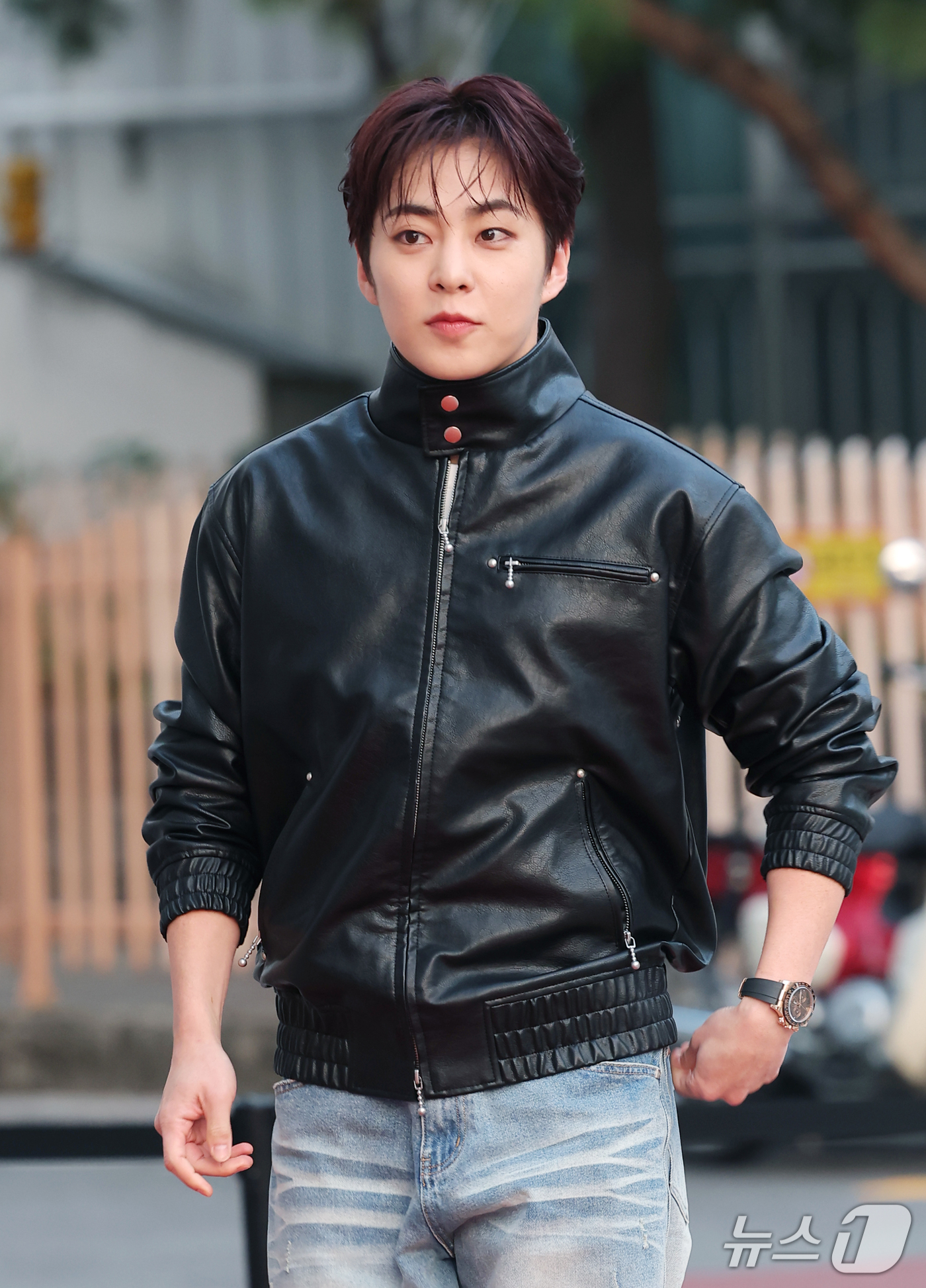 (서울=뉴스1) 권현진 기자 = 가수 시우민이 16일 서울 성동구 원밀리언 스튜디오에서 열린 ‘디오스피스(DAUSPICE) X 하리무 협업’ 기념 ‘PARTY : THE MUSE’ …