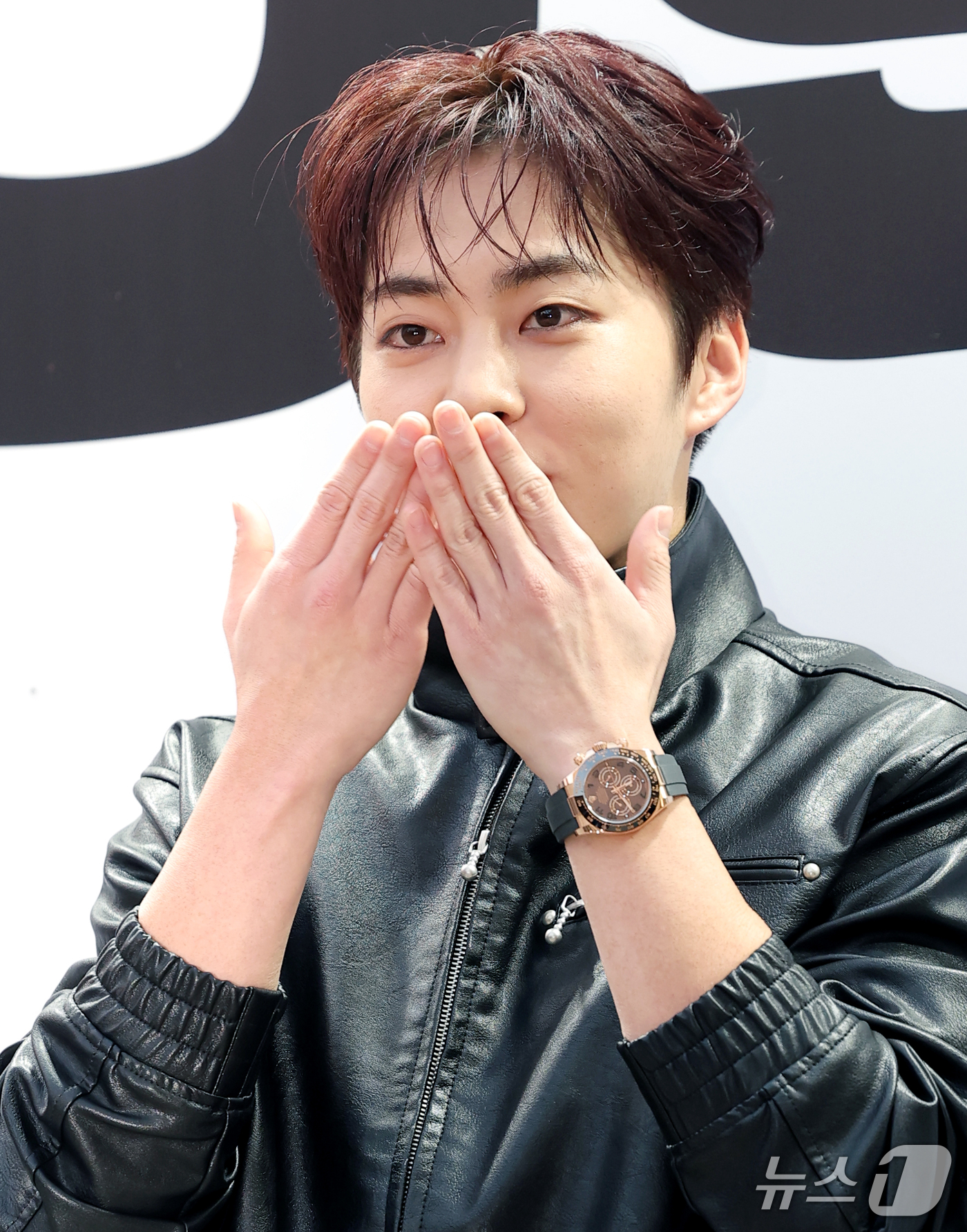(서울=뉴스1) 권현진 기자 = 가수 시우민이 16일 서울 성동구 원밀리언 스튜디오에서 열린 ‘디오스피스(DAUSPICE) X 하리무 협업’ 기념 ‘PARTY : THE MUSE’ …
