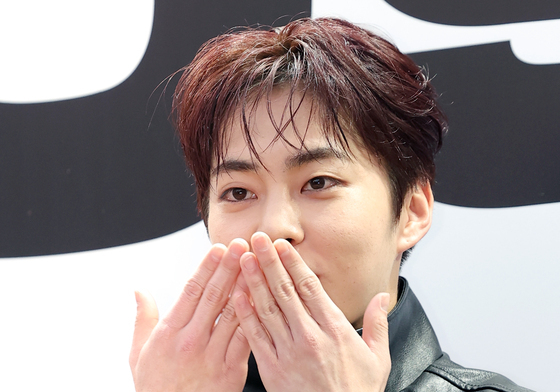 시우민, 향기로운 키스
