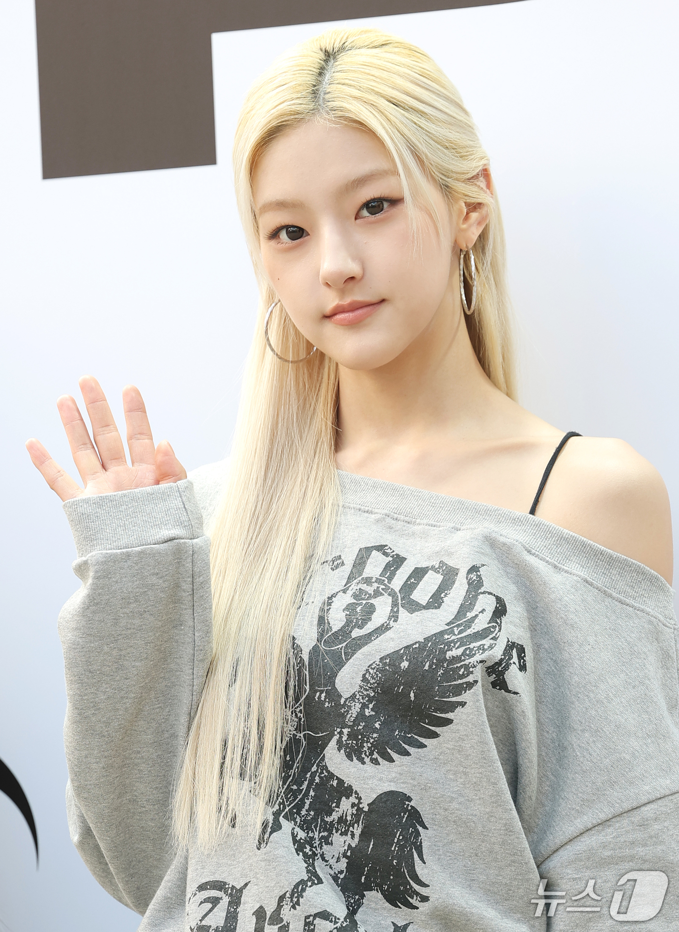(서울=뉴스1) 권현진 기자 = 키스오브라이프 하늘이 16일 서울 성동구 원밀리언 스튜디오에서 열린 ‘디오스피스(DAUSPICE) X 하리무 협업’ 기념 ‘PARTY : THE M …