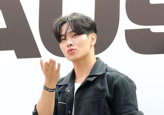 류준민, 키스