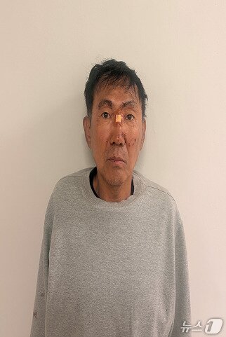 본문 이미지 - '인천 흉기난동' 피의자 59세 최충락. 인천경찰청은 16일 오후 신상정보공개심의위원회를 열고 살인미수 혐의로 구속된 최 씨의 신상정보를 공개하기로 결정했다.(인천경찰청 제공. 재배포 및 DB금지)2026.10.16 2026.10.16 ⓒ 뉴스1 박소영 기자