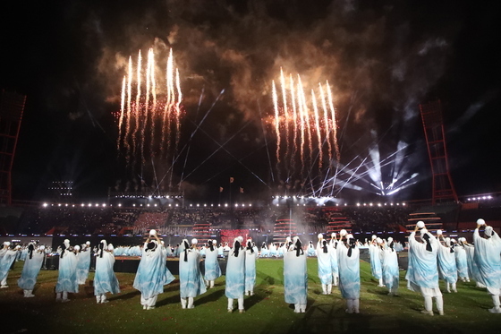12년 만에 제주로 온 '스포츠 축제'…107회 전국체전 화려한 개막