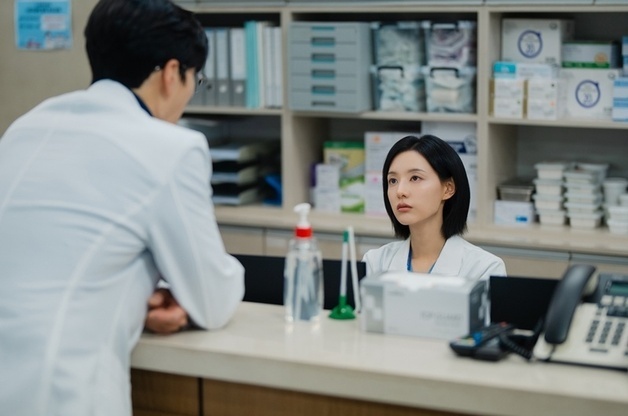 '닥터X' 장승조, 김지원 향한 플러팅 포착? 숨겨진 속내는 [N컷]