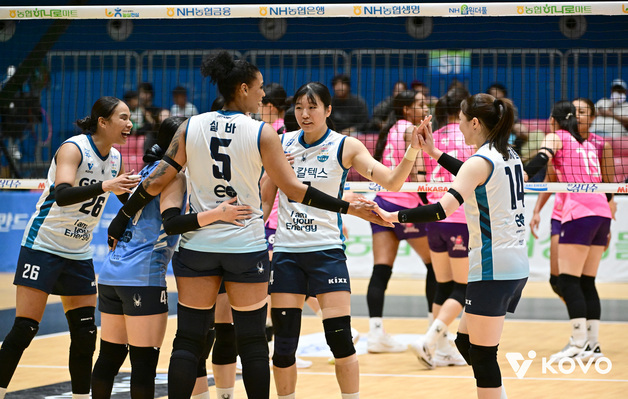GS칼텍스, 흥국생명 꺾고 컵대회 결승행…실바 5세트에만 12점 폭발
