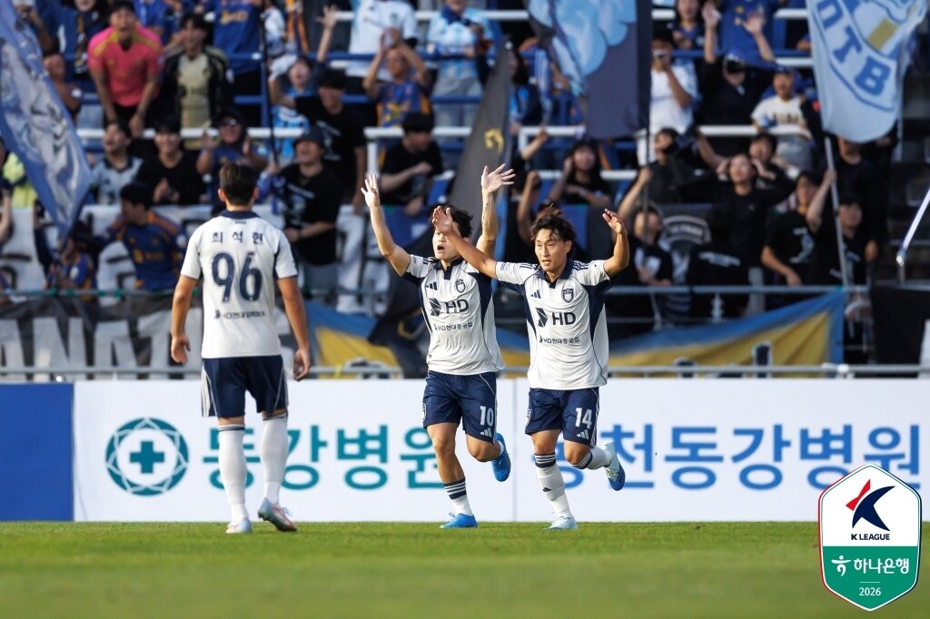 본문 이미지 - 울산이 부천을 2-1로 꺾었다.(한국프로축구연맹 제공)  