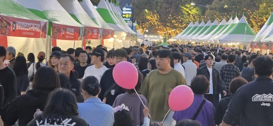 구미 푸드페스티벌 이틀간 27만 명 북적…"상권 활력"