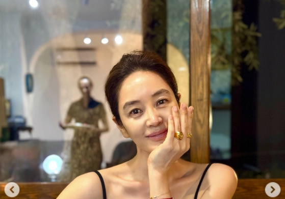 '56세' 김혜수, 푹 파인 쇄골도 예쁜 동안 미녀…탄탄한 몸매 '눈길' [N샷]