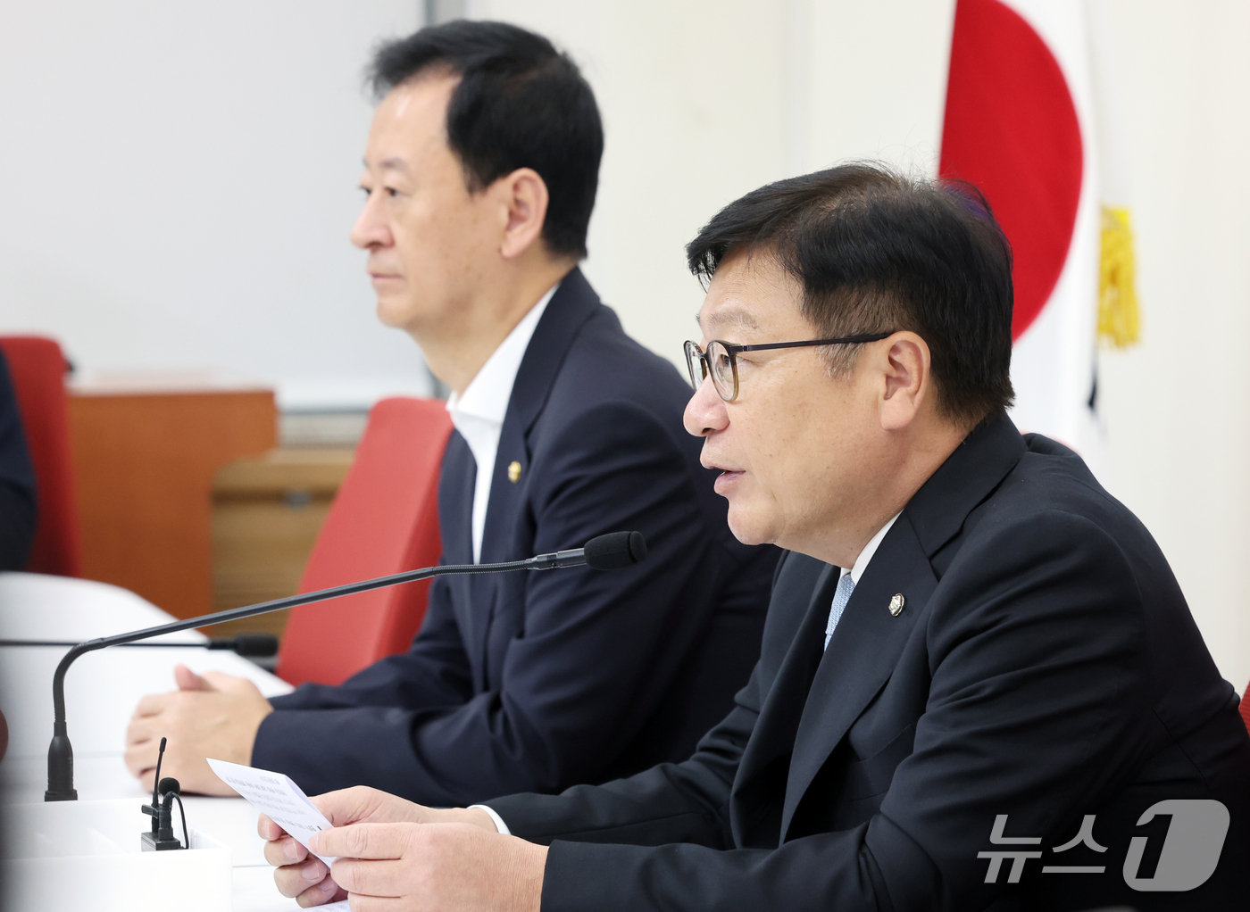 (서울=뉴스1) 황기선 기자 = 정점식 국민의힘 원내대표가 18일 오전 서울 여의도 국회에서 열린 국정감사 현안 관련 기자간담회에서 발언을 하고 있다. 2026.10.18/뉴스1
