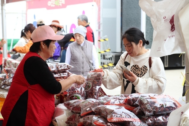 돌풍 동반 시간당 최대 30㎜ 비…보은군수 "대추축제, 안전 철저 대비"