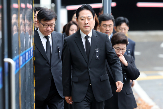 순직 소방관 빈소 조문 위해 발걸음 옮기는 장동혁 대표