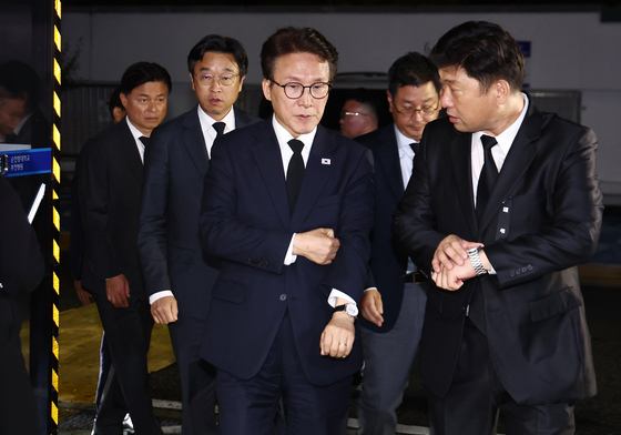 부천 도장공장 화재 순직 소장관 빈소 찾은 김민석 대표