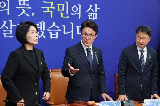 최고위 자리하는 김민석 대표