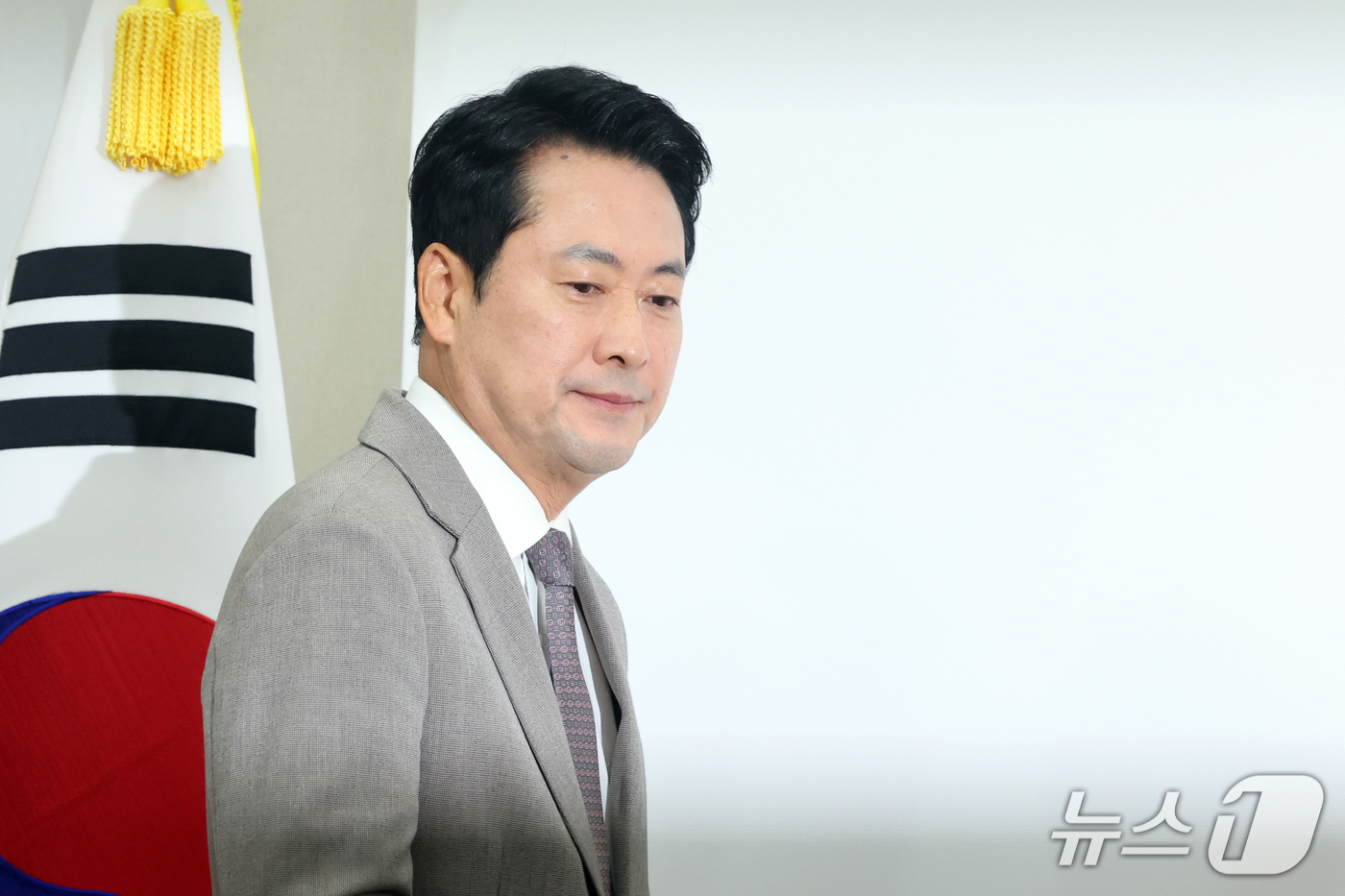 (서울=뉴스1) 황기선 기자 = 장동혁 국민의힘 대표가 19일 오전 서울 여의도 국회에서 열린 최고위원회의에 참석하고 있다.  2026.10.19/뉴스1