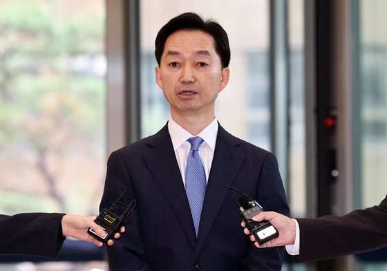 취임 후 첫 도어스테핑하는 김지용 공수청장