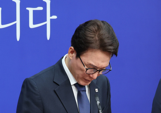 고 김진석 소방위 추모하는 김민석 대표