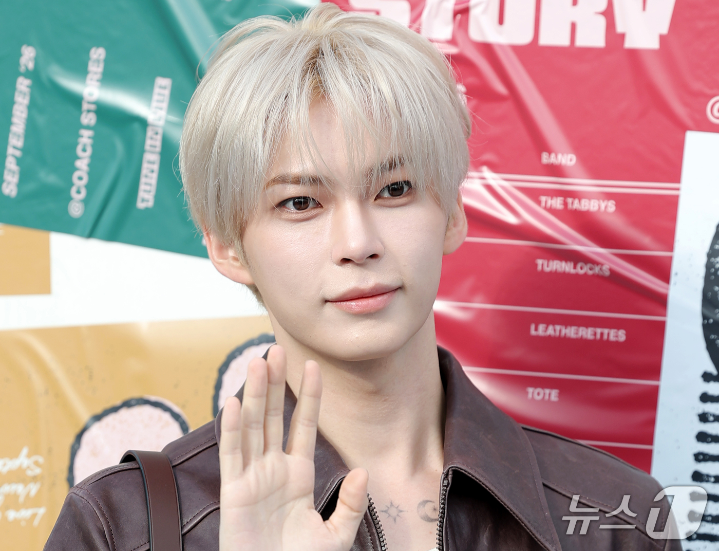 (서울=뉴스1) 권현진 기자 = 제로베이스원 성한빈이 19일 서울 성동구 성수동 무신사스페이스 서울숲에서 열린 ‘코치 LIVE YOUR STORY 팝업 스토어 오픈 기념 포토콜’에 …