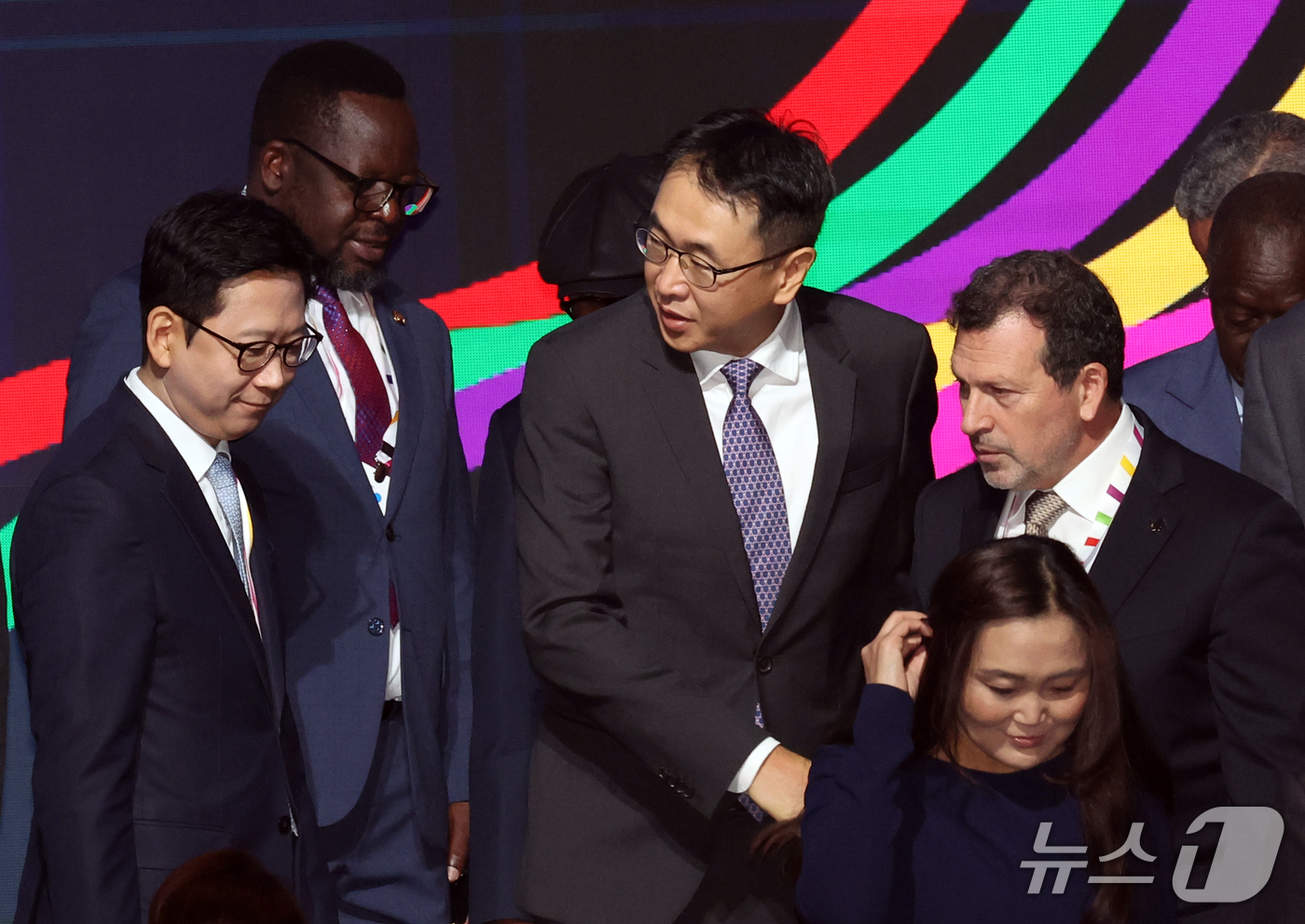 (서울=뉴스1) 김명섭 기자 = 배경훈 부총리 겸 과학기술정보통신부 장관, 김상부 세계은행 부총재 등이 19일 서울 용산구 그랜드하얏트 서울에서 열린 글로벌 AI & 디지털 장관회 …