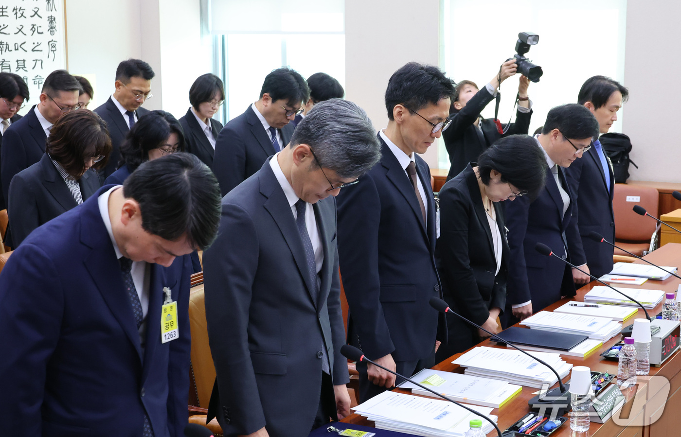 (서울=뉴스1) 신웅수 기자 = 정용환 서울광역공소청장 직무대리를 비롯한 국정감사 증인들이 19일 서울 여의도 국회에서 열린 법제사법위원회의 서울광역공소청 등에 대한 국정감사에서 …