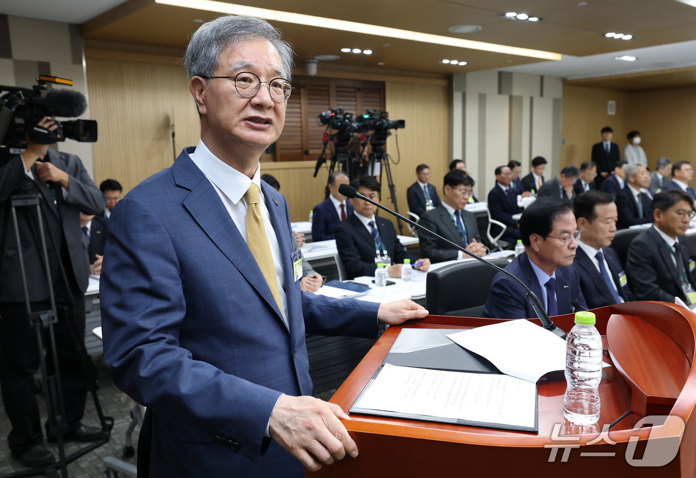 (대구=뉴스1) 공정식 기자 = 손주석 한국석유공사 사장이 19일 대구 동구 한국가스공사 본사에서 열린 2026년도 국회 산자중기위원회의 한국가스공사, 한국석유공사, 강원랜드, 대 …