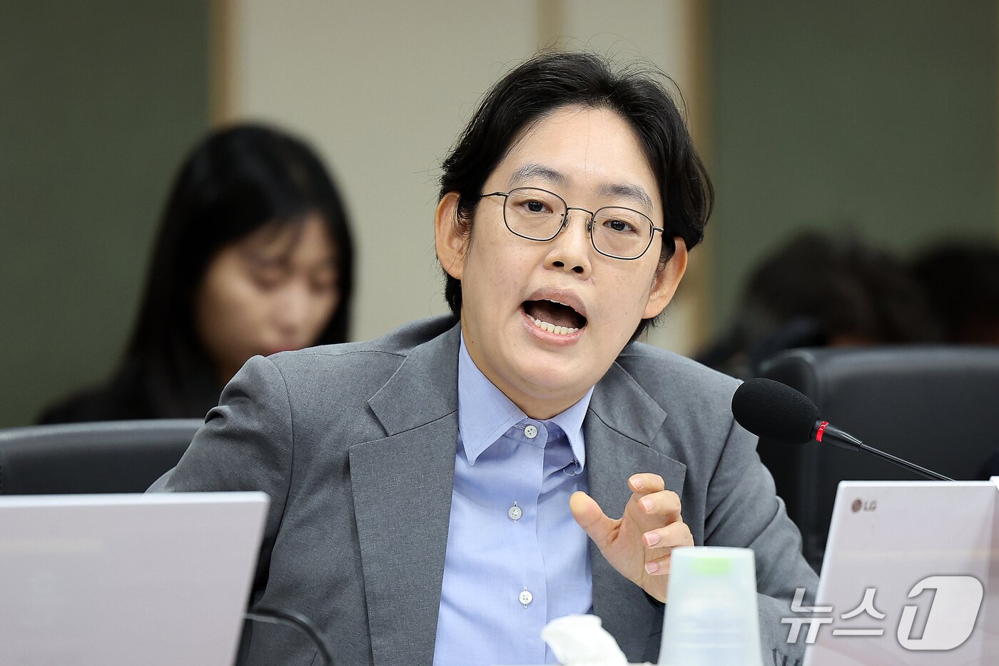 본문 이미지 - 조지연 국민의힘 의원이 19일 대구 동구 한국가스공사 본사에서 열린 2026년도 국회 산자중기위원회의 한국가스공사, 한국석유공사, 강원랜드, 대한석탄공사, 한국가스기술공사, 한국가스안전공사, 한국석유관리원, 한국광해광업공단 등 공공기관에 대한 국정감사에서 의사진행발언을 하고 있다. 2026.10.19 ⓒ 뉴스1 공정식 기자