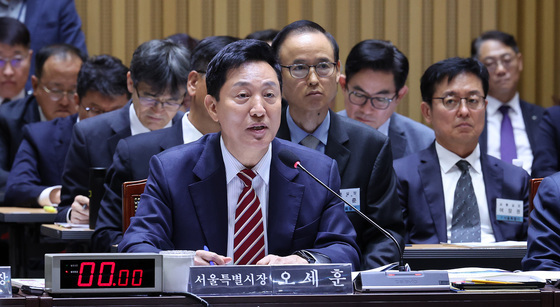 한강버스 의혹에 국토위도 공방…오세훈 "은폐 지시 없어"