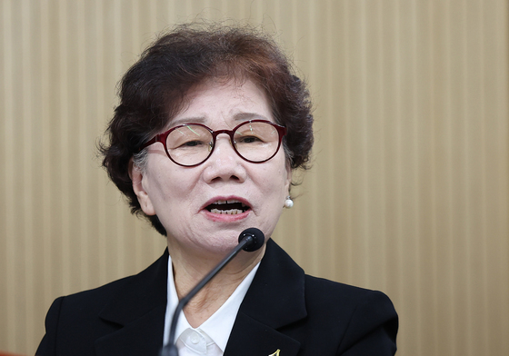 [국감] 답변하는 진길우 대한석탄공사 사장 직무대리