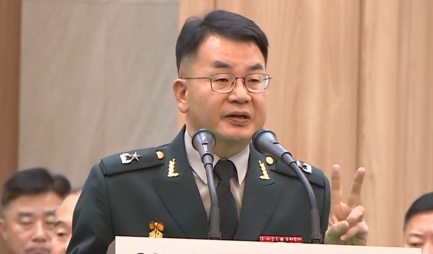 '계엄버스 탑승' 김상환 전 육군본부 법무실장, 첫 재판서 무죄 주장
