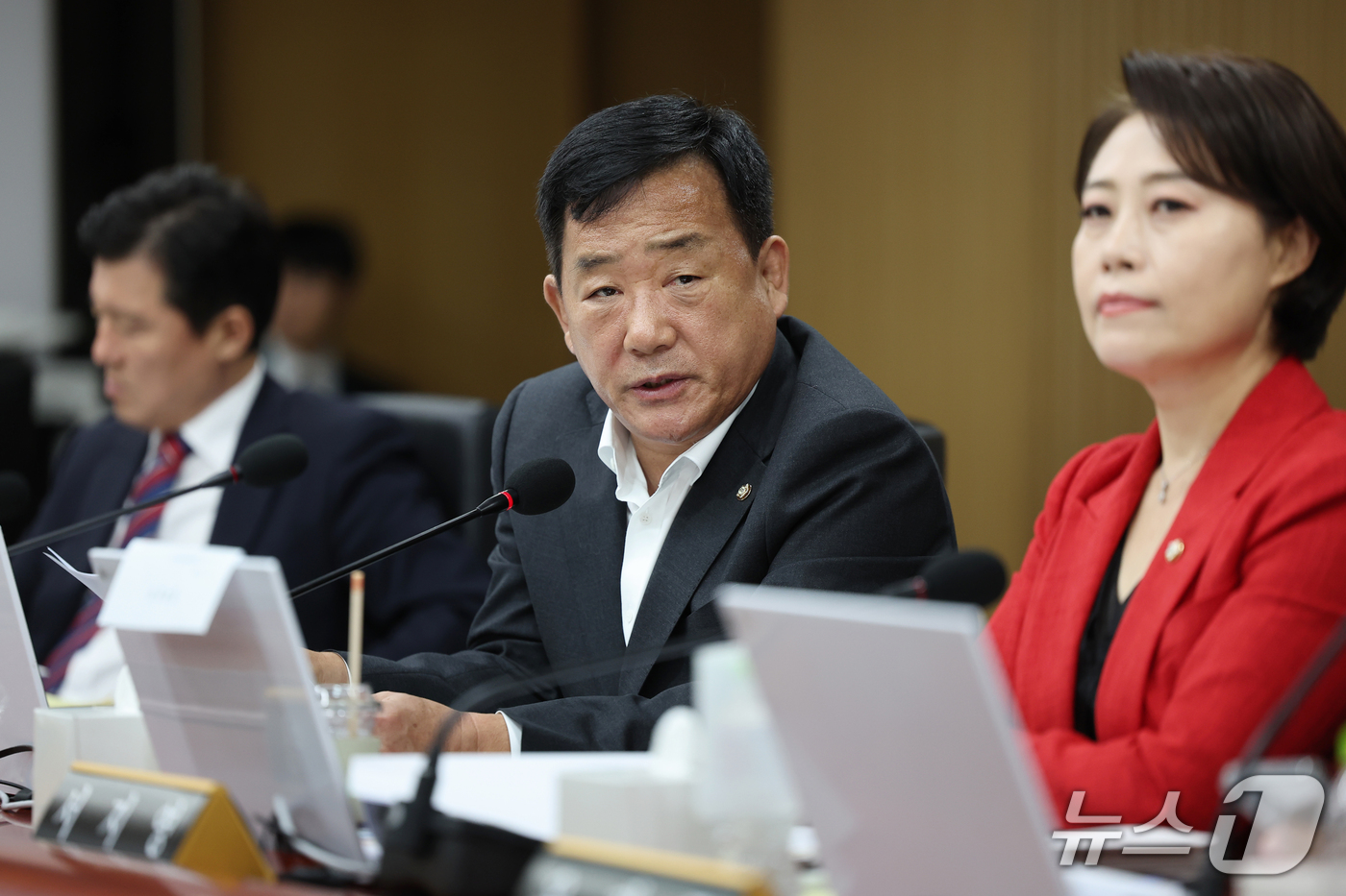 (대구=뉴스1) 공정식 기자 = 박성민 국민의힘 의원이 19일 대구 동구 한국가스공사 본사에서 열린 2026년도 국회 산자중기위원회의 한국가스공사, 한국석유공사, 강원랜드, 대한석 …