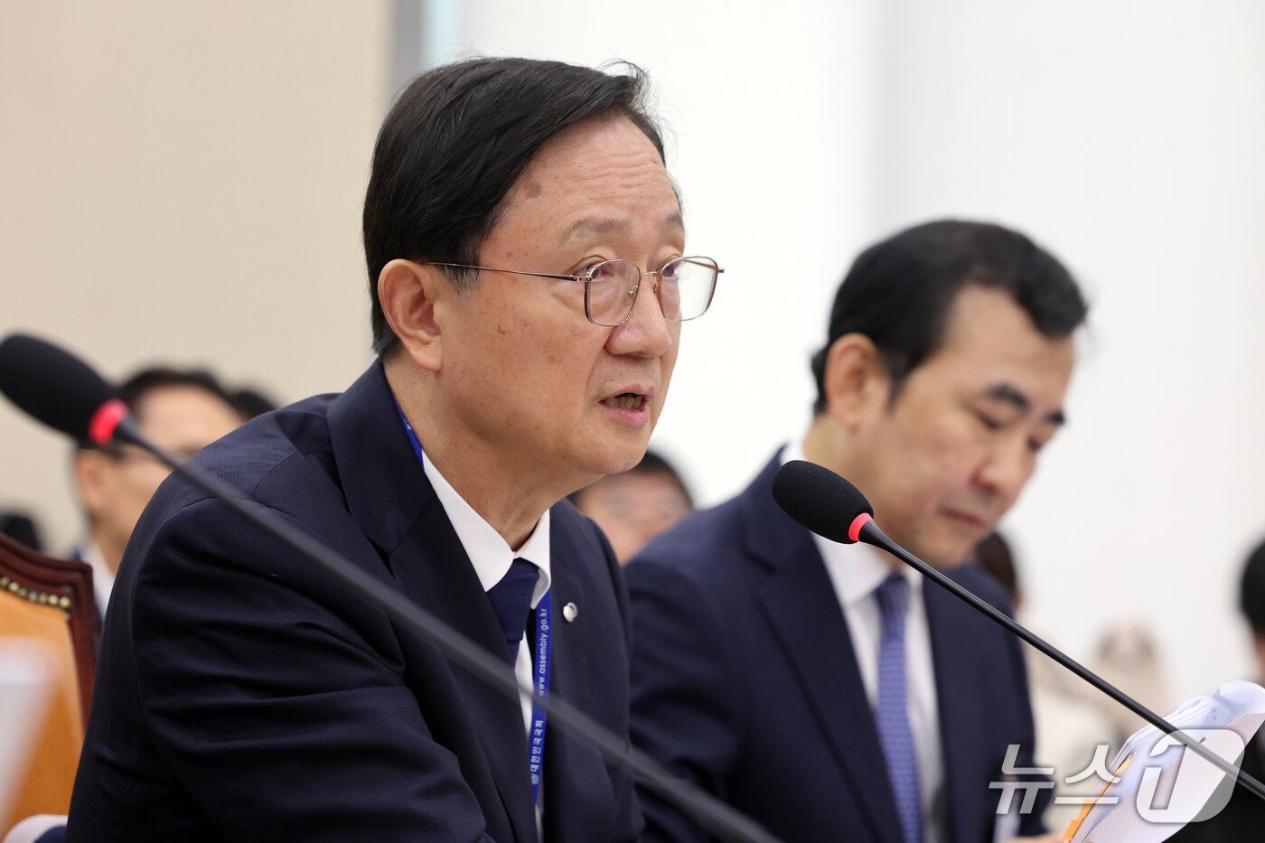 본문 이미지 - 이찬진 금융감독원장이 19일 서울 여의도 국회 정무위원회에서 열린 금융감독원 등에 대한 국정감사에서 의원 질의에 답하고 있다. 2026.10.19 ⓒ 뉴스1 황기선 기자
