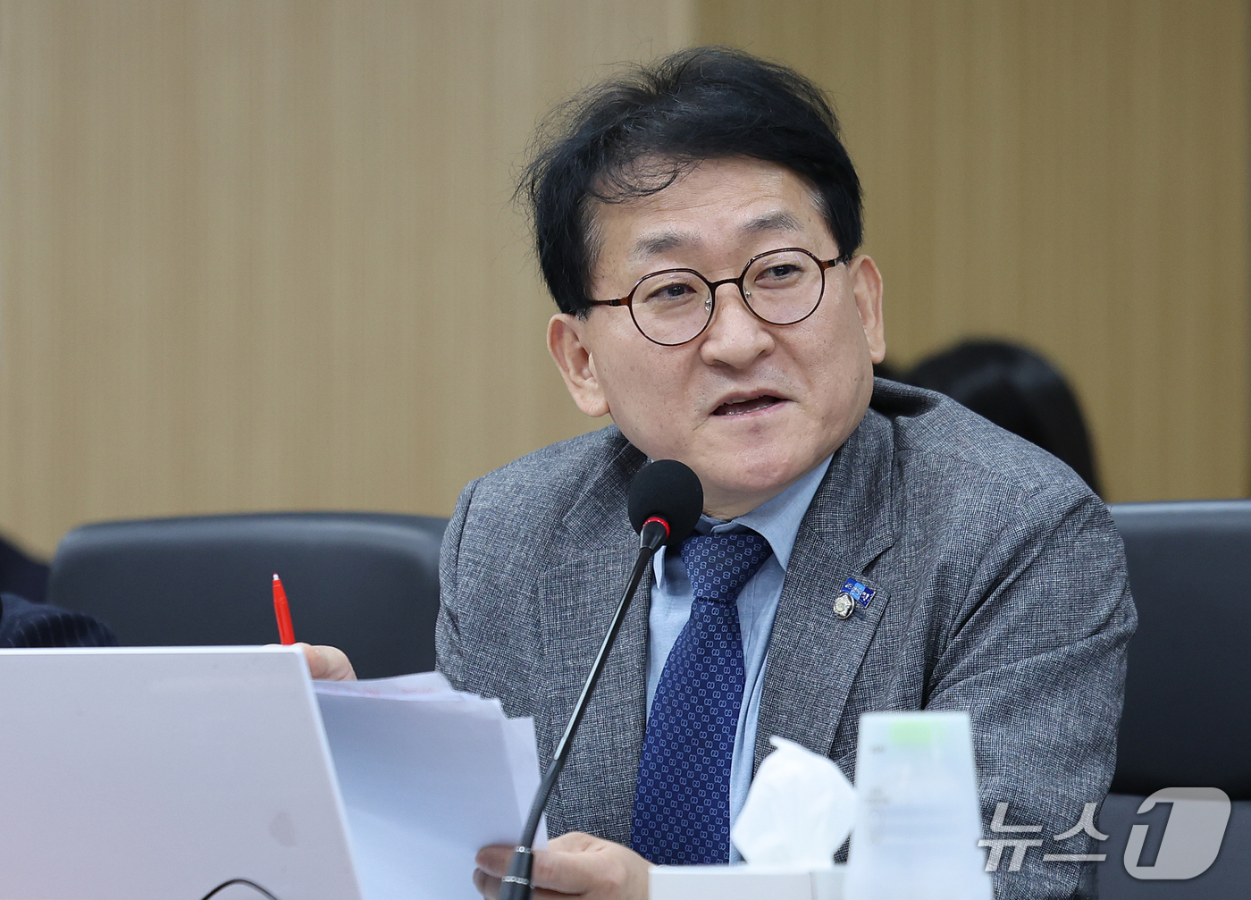 (대구=뉴스1) 공정식 기자 = 차규근 조국혁신당 의원이 19일 대구 동구 한국가스공사 본사에서 열린 2026년도 국회 산자중기위원회의 한국가스공사, 한국석유공사, 강원랜드, 대한 …