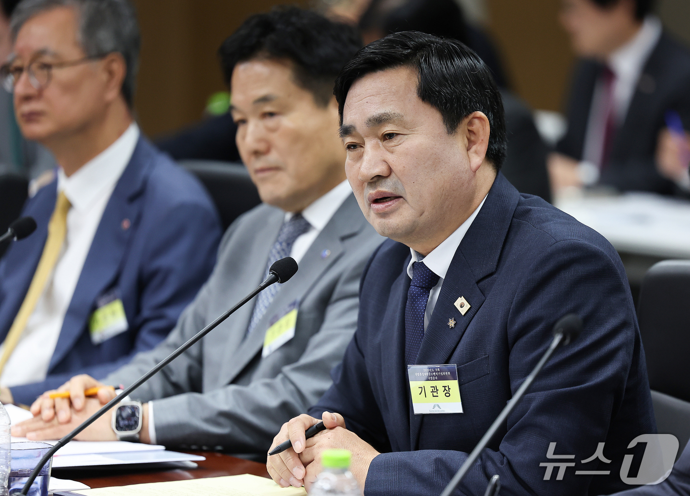 (대구=뉴스1) 공정식 기자 = 김도균 강원랜드 대표가 19일 대구 동구 한국가스공사 본사에서 열린 2026년도 국회 산자중기위원회의 8개 공공기관에 대한 국정감사에서 의원 질의에 …